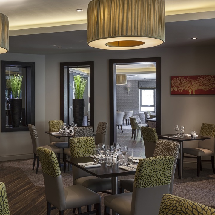 Pinewood Hotel Dining 28 83933