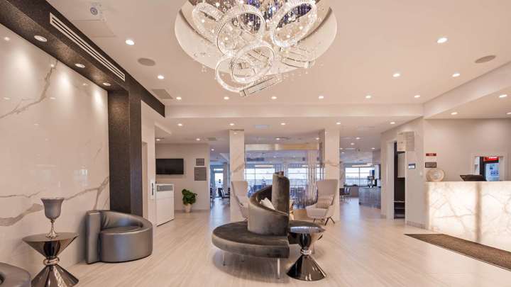61103 000 Lobby