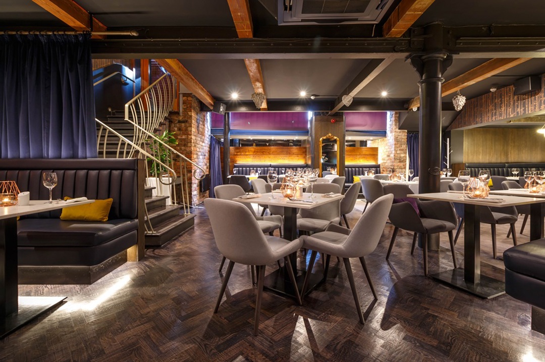 Velvet Hotel Dining 29 84401