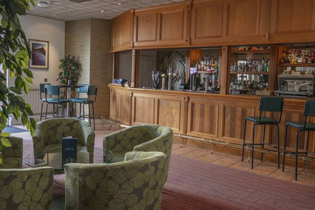 Monterey Hotel Dining 14 84276