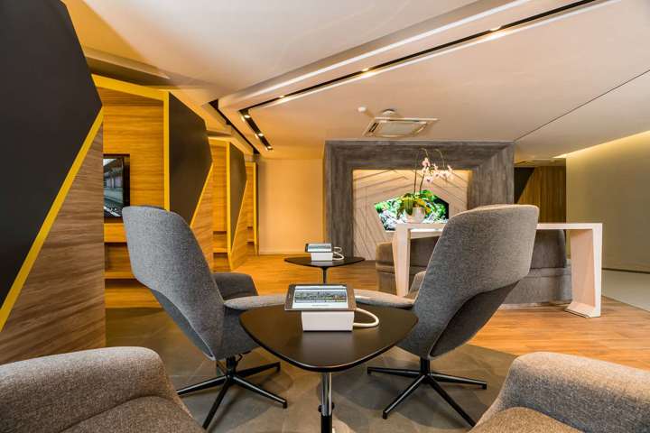 99365 005 Lobby